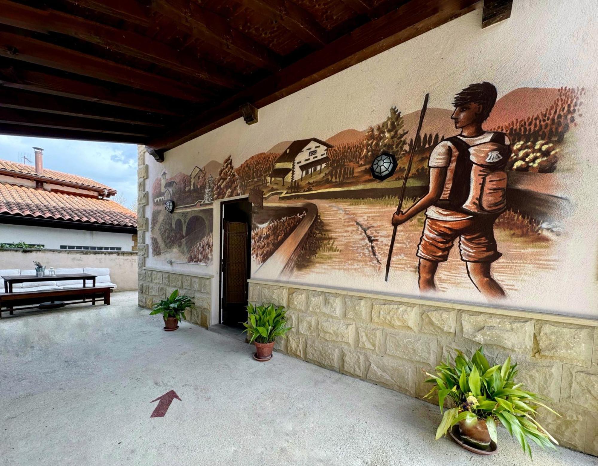 Albergue San Nicolas Larrasoana Exterior foto